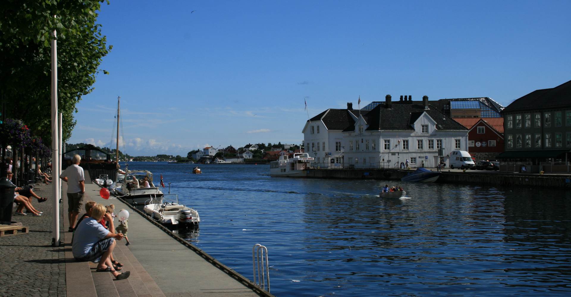005 Utsikt ut Pollen med Tyolmen til høyre-foto Geir Johansen.jpg