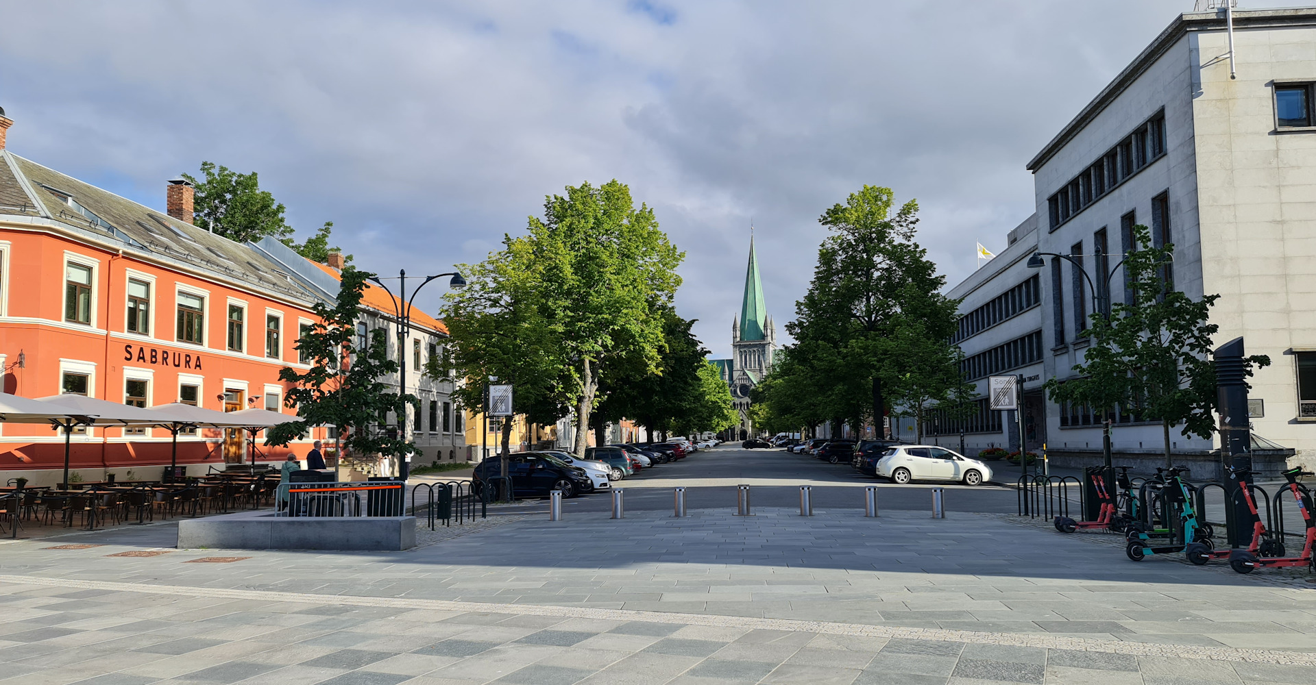 Trondheim 005 Munkegata mo Nidarosdomen-fotoGeir_Johansen.jpg