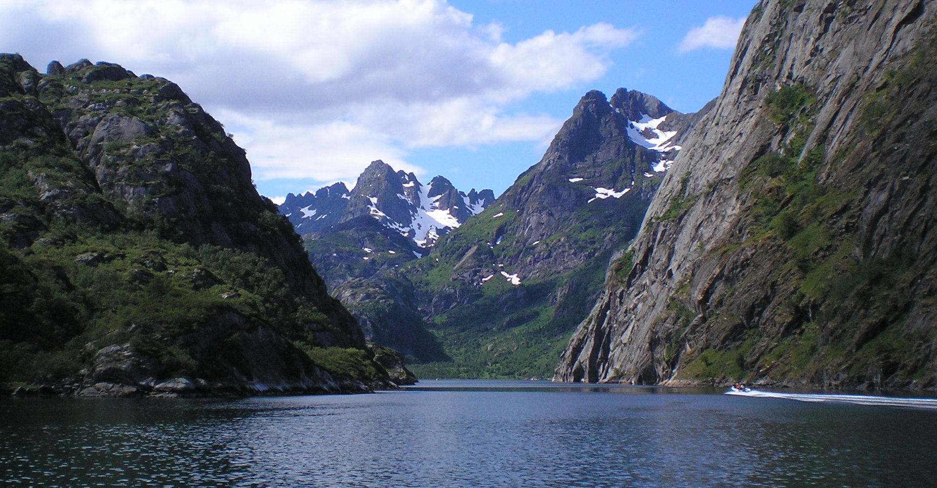 Trollfjorden 01 - foto Carlos Delgado.jpg