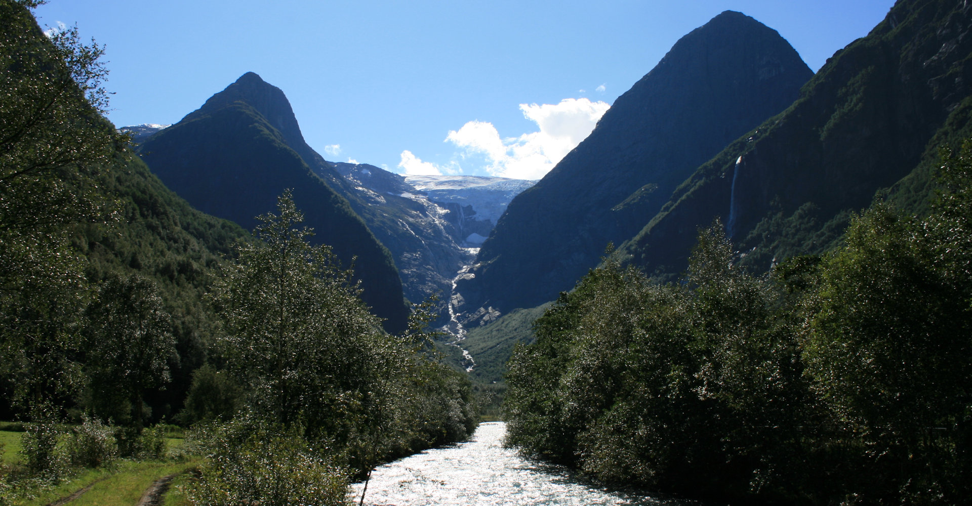 011 Melkevollbreen innerst i Oldedalen - Foto Geir Johansen.jpg