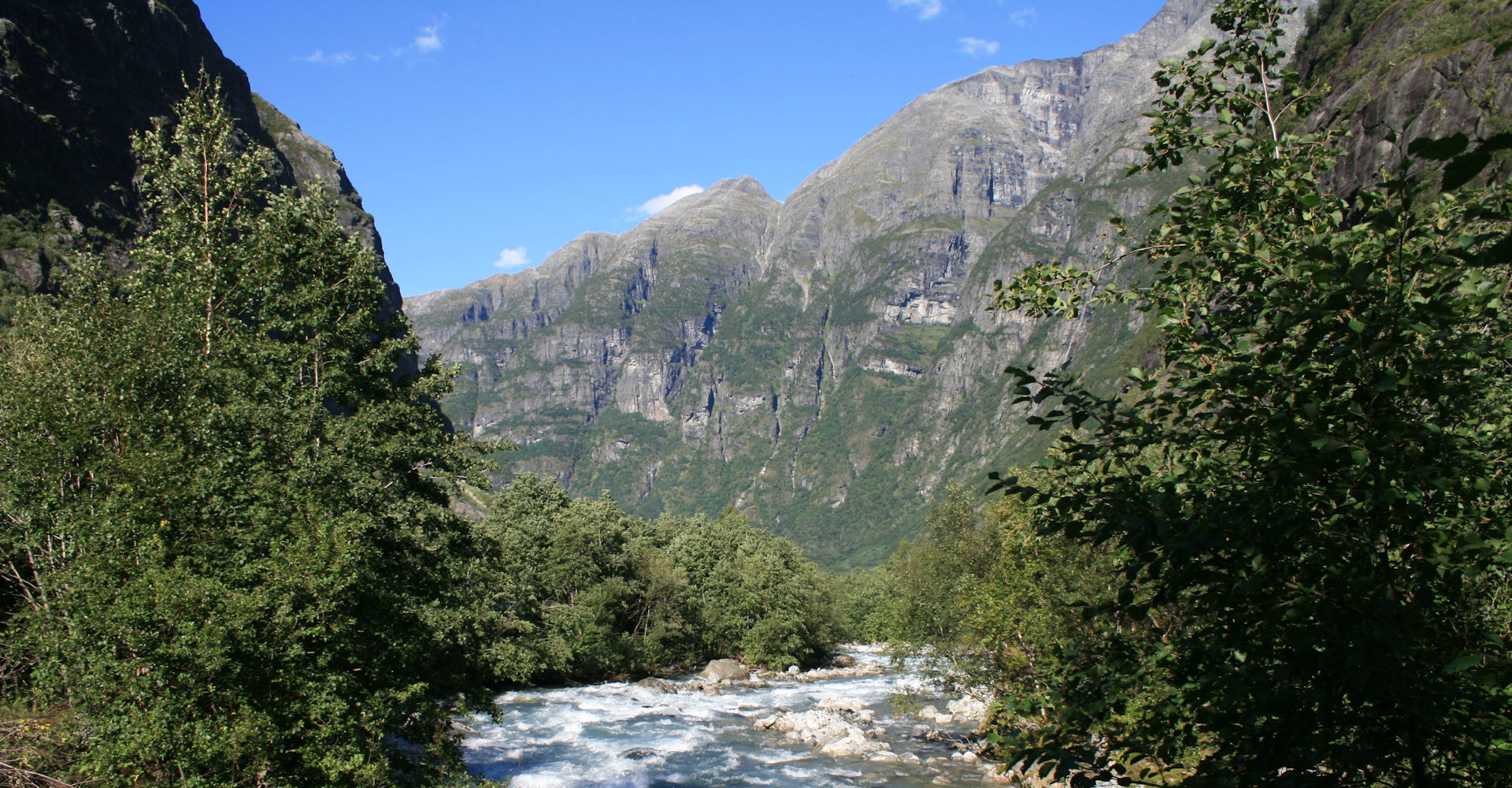 003 Landskap og natur i Lodalen ved Krunefossen - Foto Geir Johansen.jpg