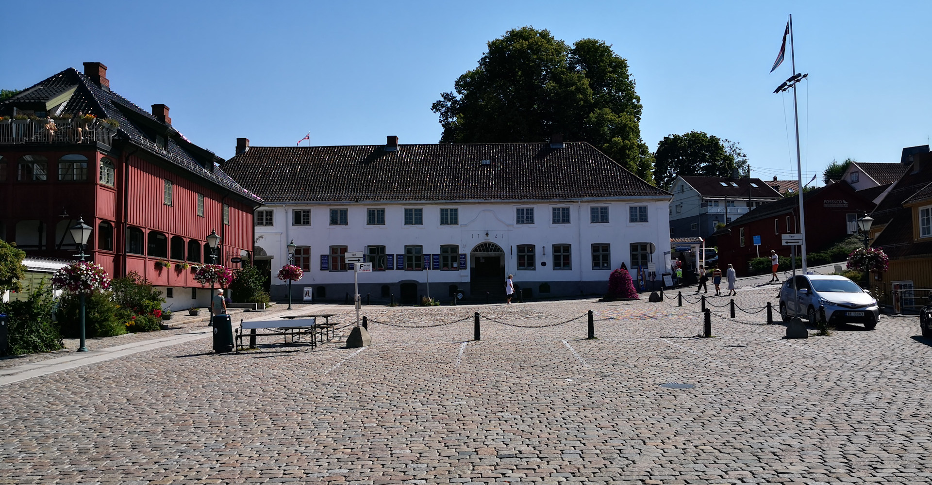 Torget og Thornegården-foto Geir Johansen.jpg