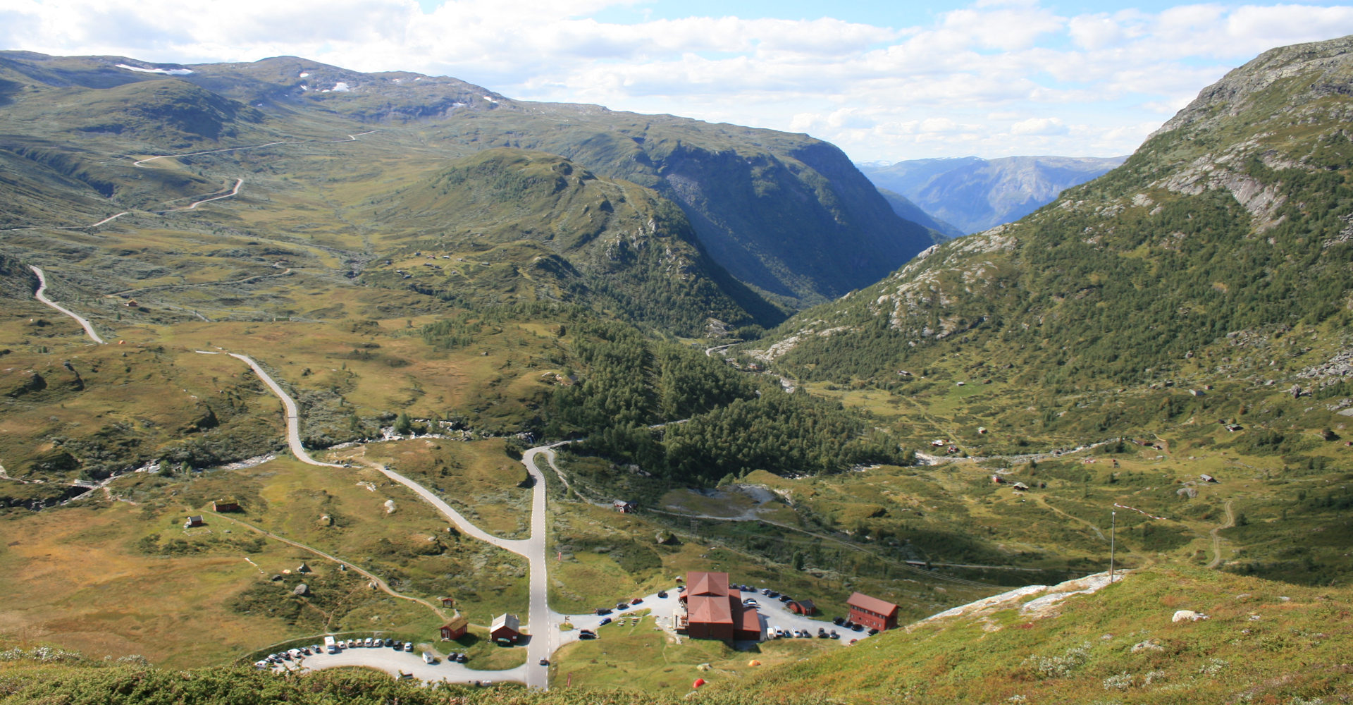 023 Turtagrø på tur ned av Sognefjellet mot Fortun og Sognefjorden   - Foto Geir Johansen.jpg