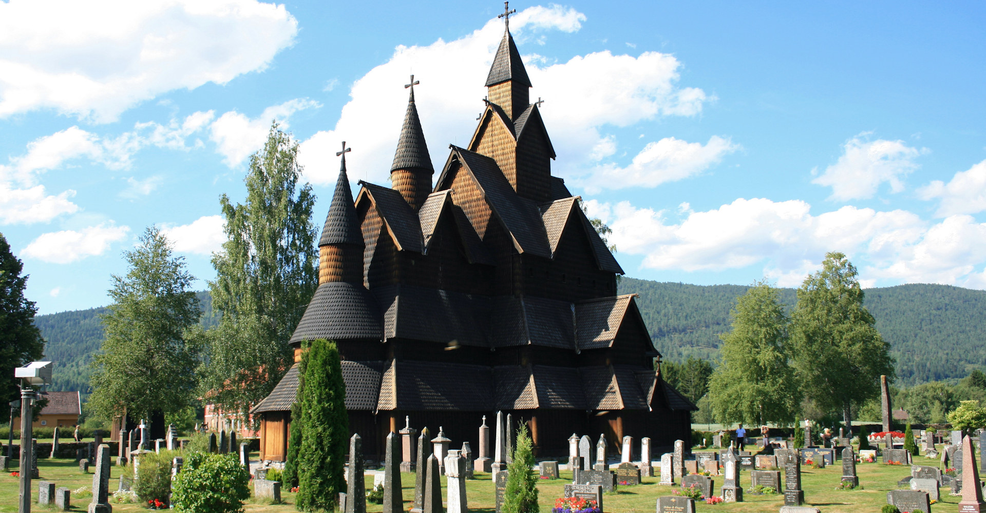 004 Heddal stavkirke - Foto Geir Johansen.jpg