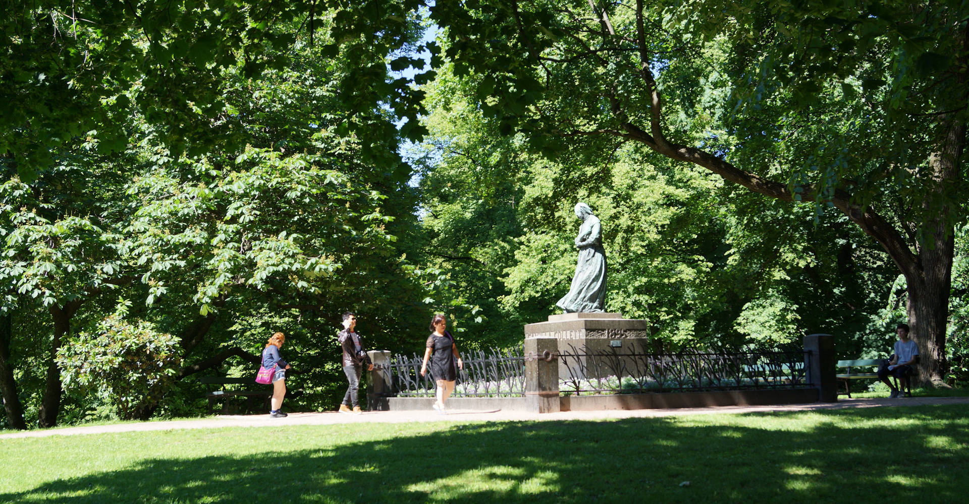 023 Slottsparken - Foto Geir Johansen.jpg