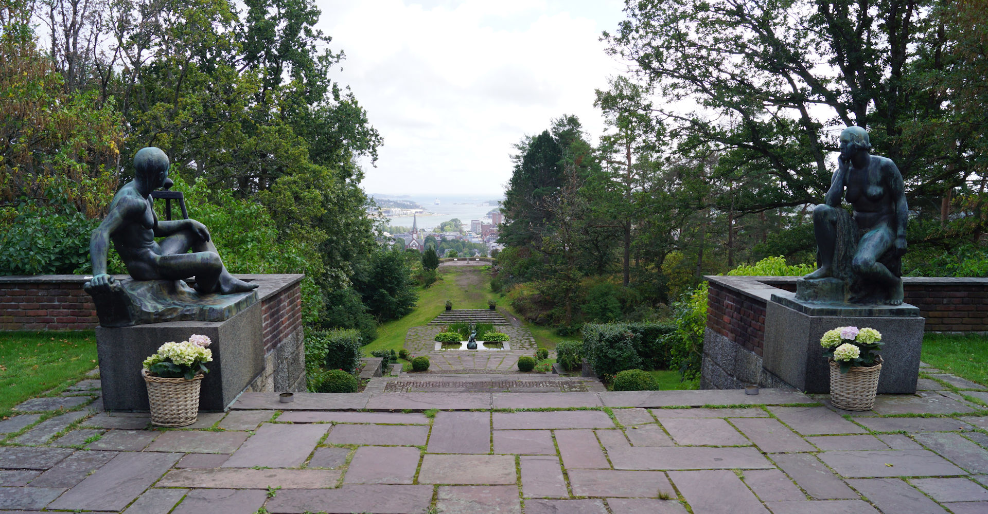 005 Anders Jahres herskapsbolig - hagen mot Sandefjord - Foto Geir Johansen.jpg