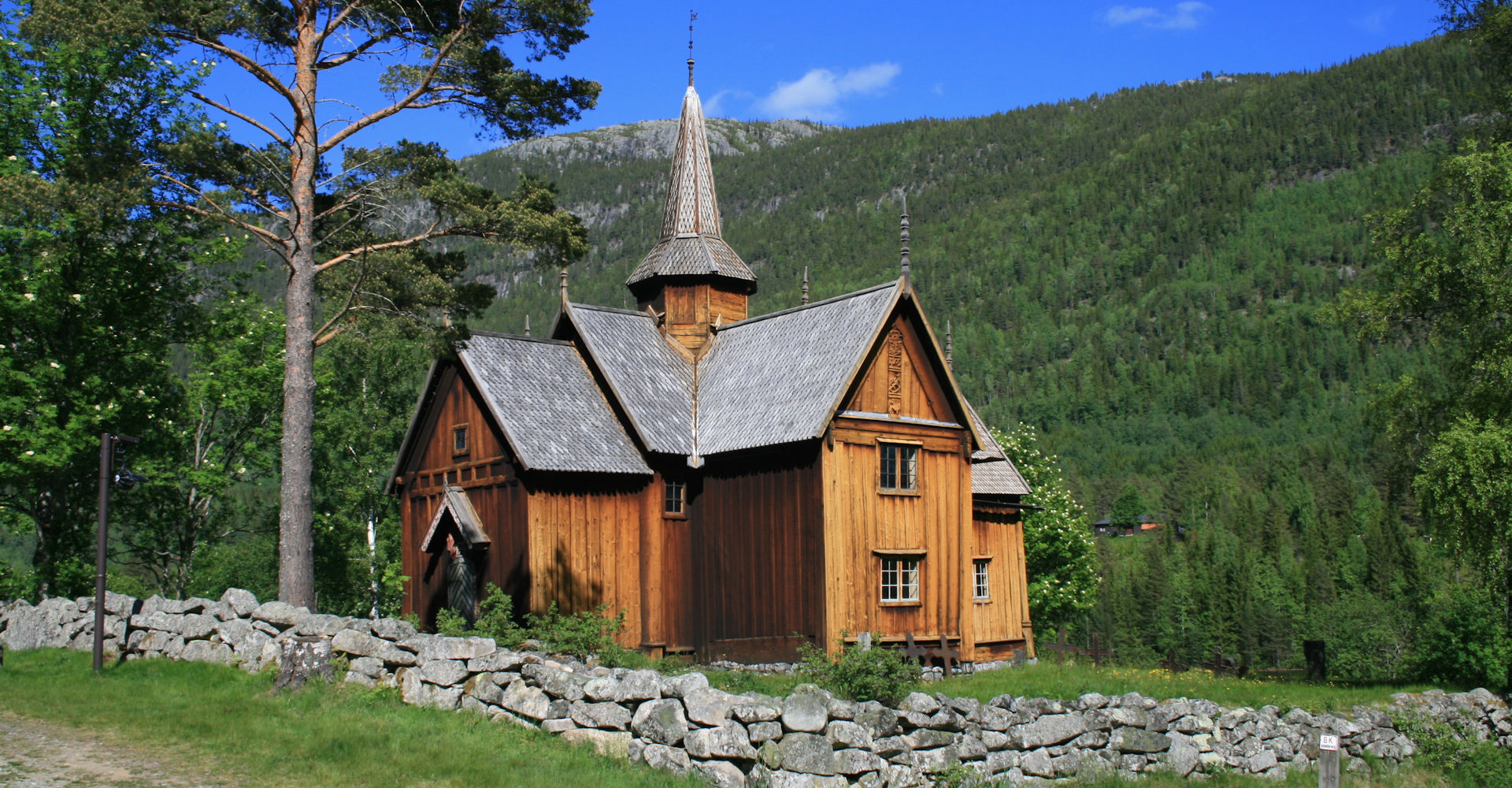 002 Nore stavkirke - Foto Geir Johansen.jpg