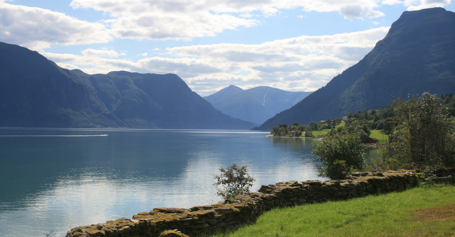 004 Sognefjorden-Lustrafjorden utløpet - Foto Geir Johansen.jpg