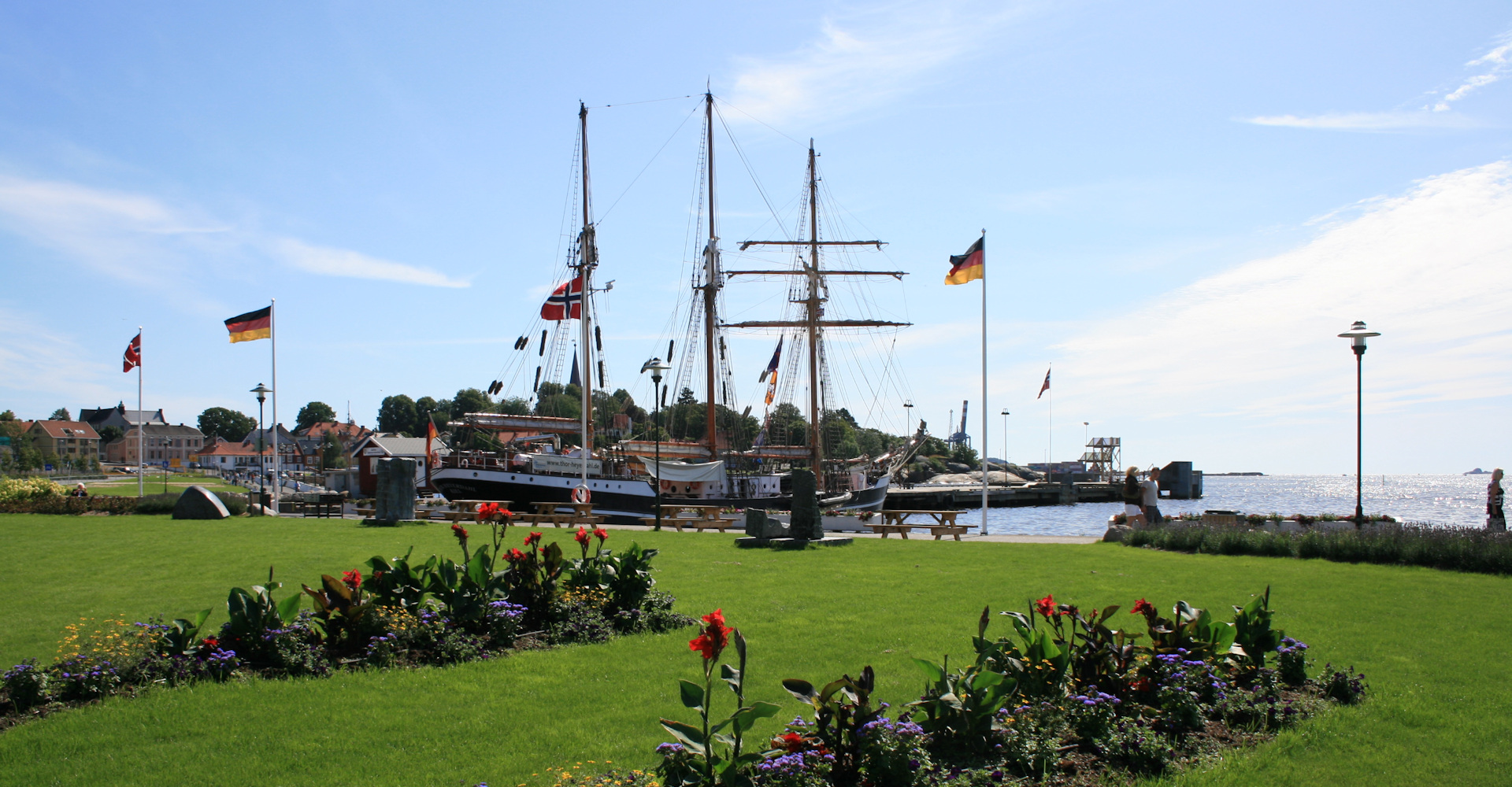 001 Larvik ved havnen-foto Geir Johansen.jpg