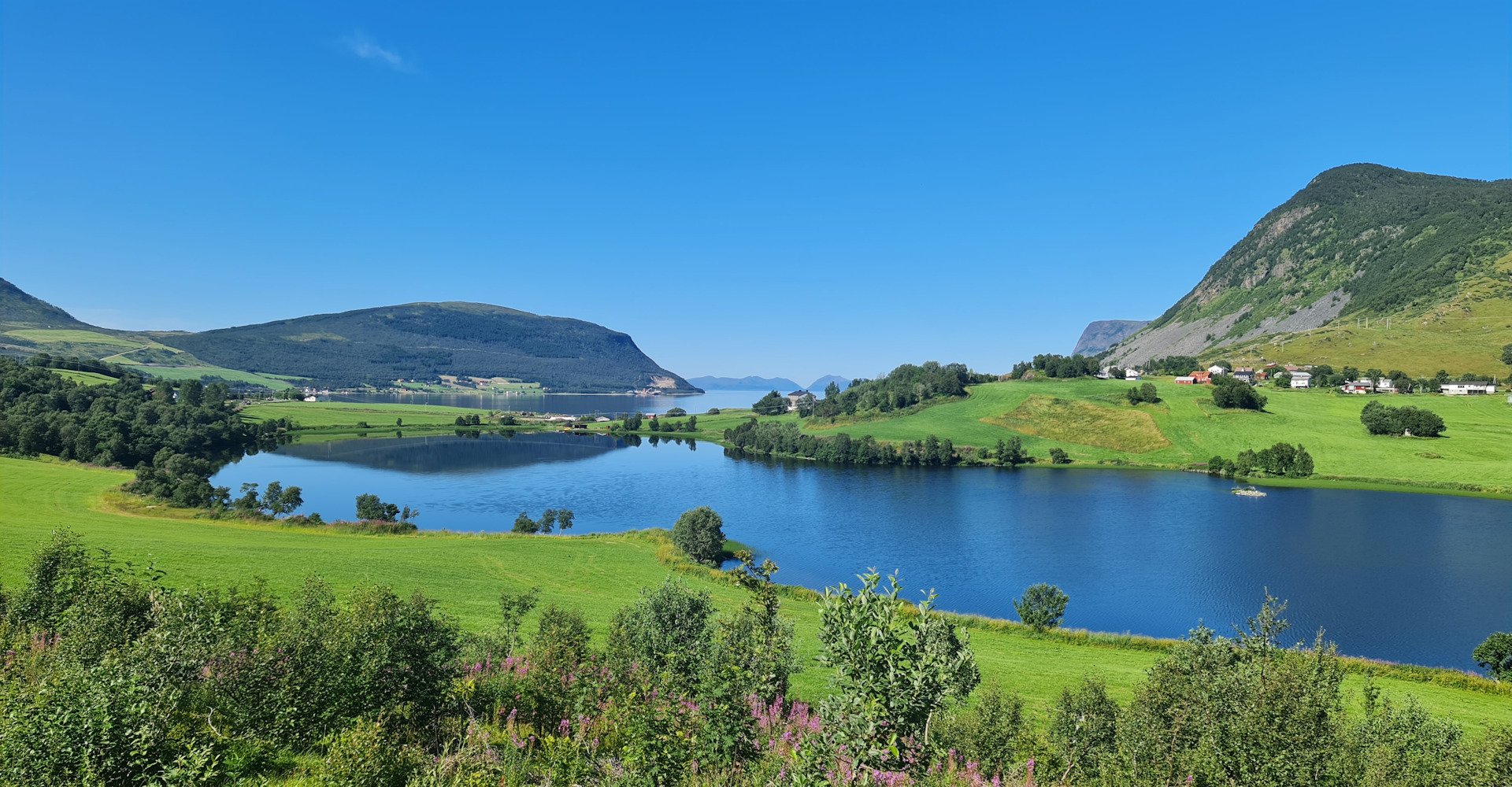 Banner 016 Kasfjord litt vest for Harstad - Foto Geir Johansen.jpg