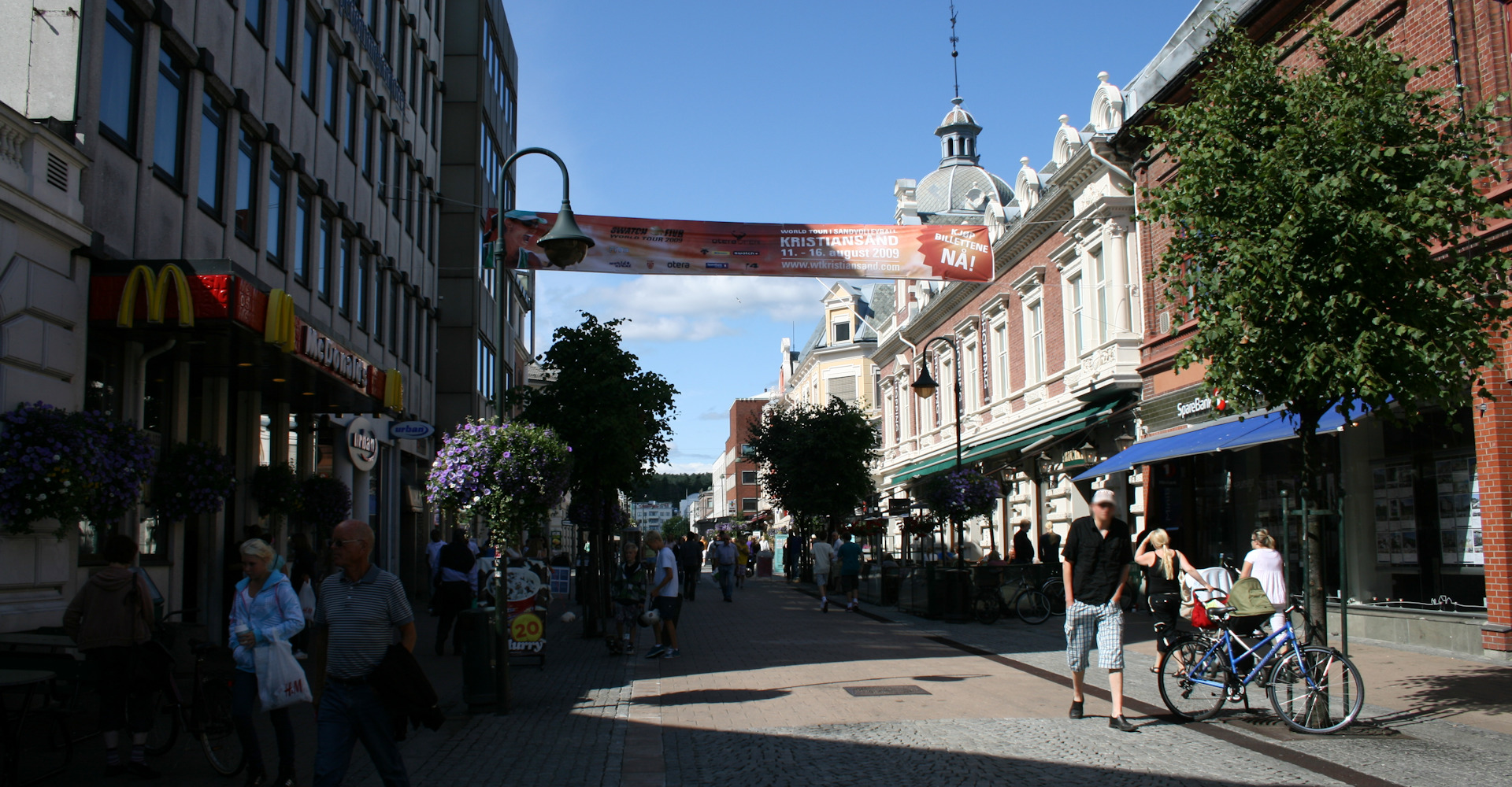 Kristiansand 002 Banner-sentrumsgate - foto Geir Johansen.jpg