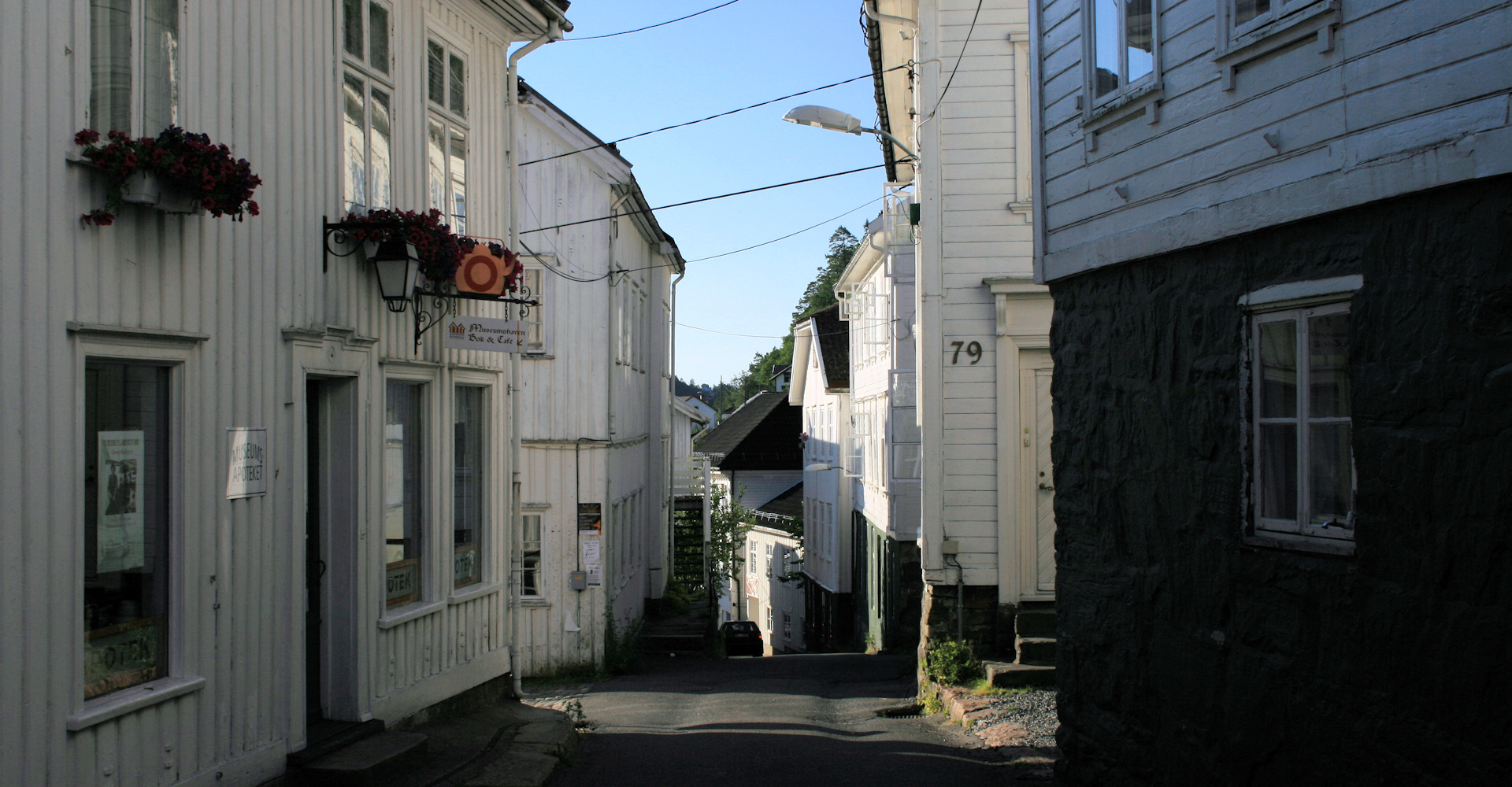 Tvedestrand-smale-gater og trehus-foto Geir Johansen.jpg