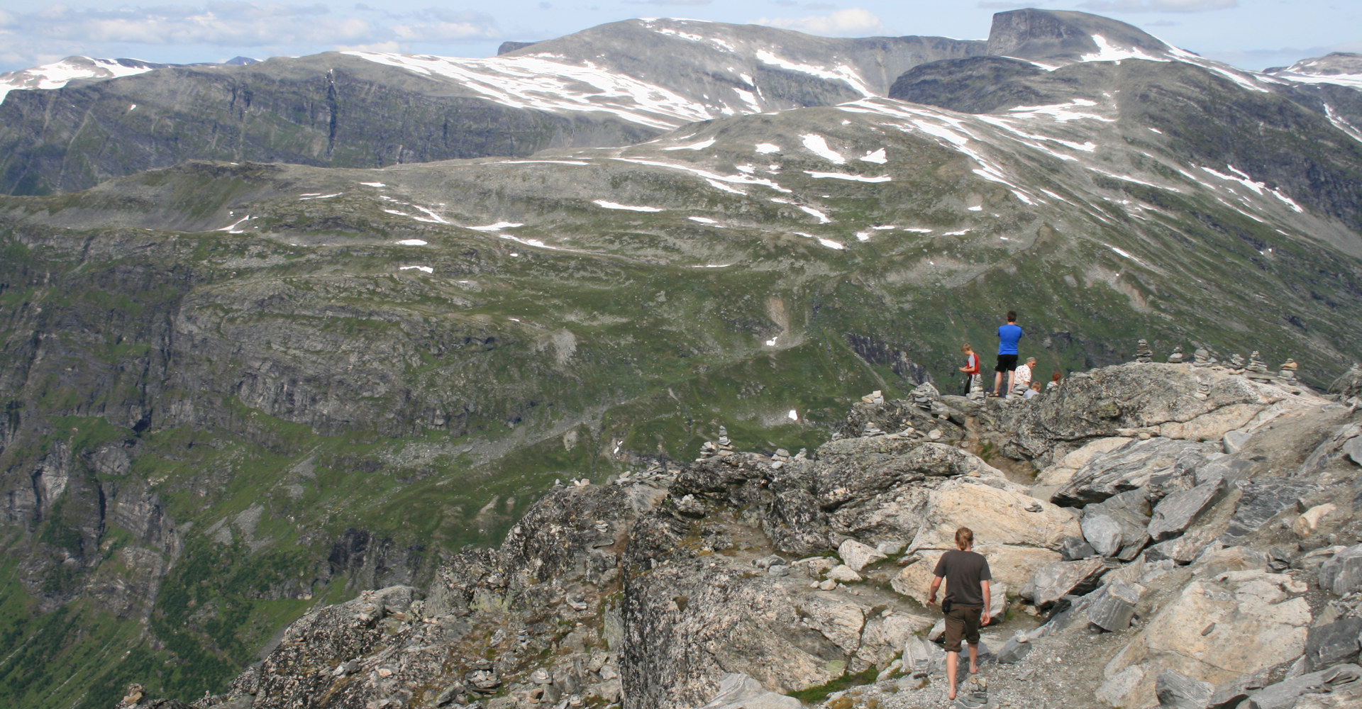 001 New 2 - På vandring ved Dalsnibba - foto Geir Johansen.jpg