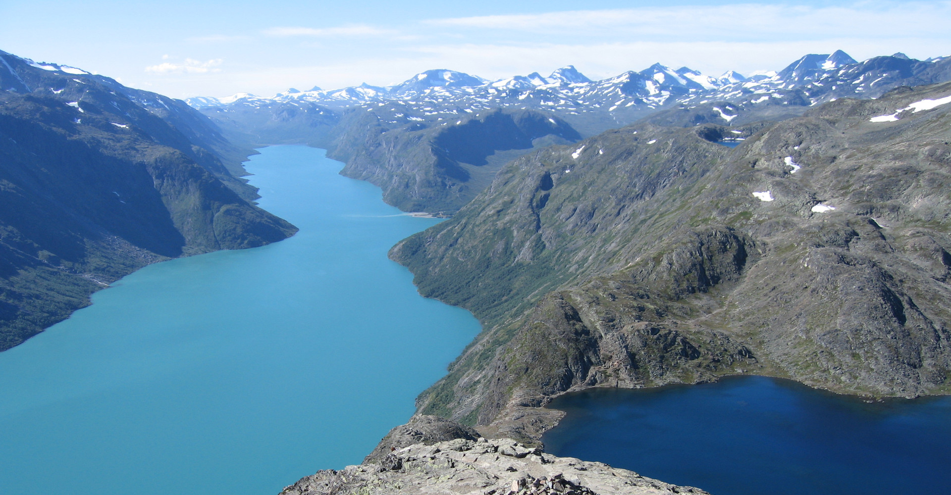 007 Gjendevatn og Besseggen - Foto Lars Strand.jpg