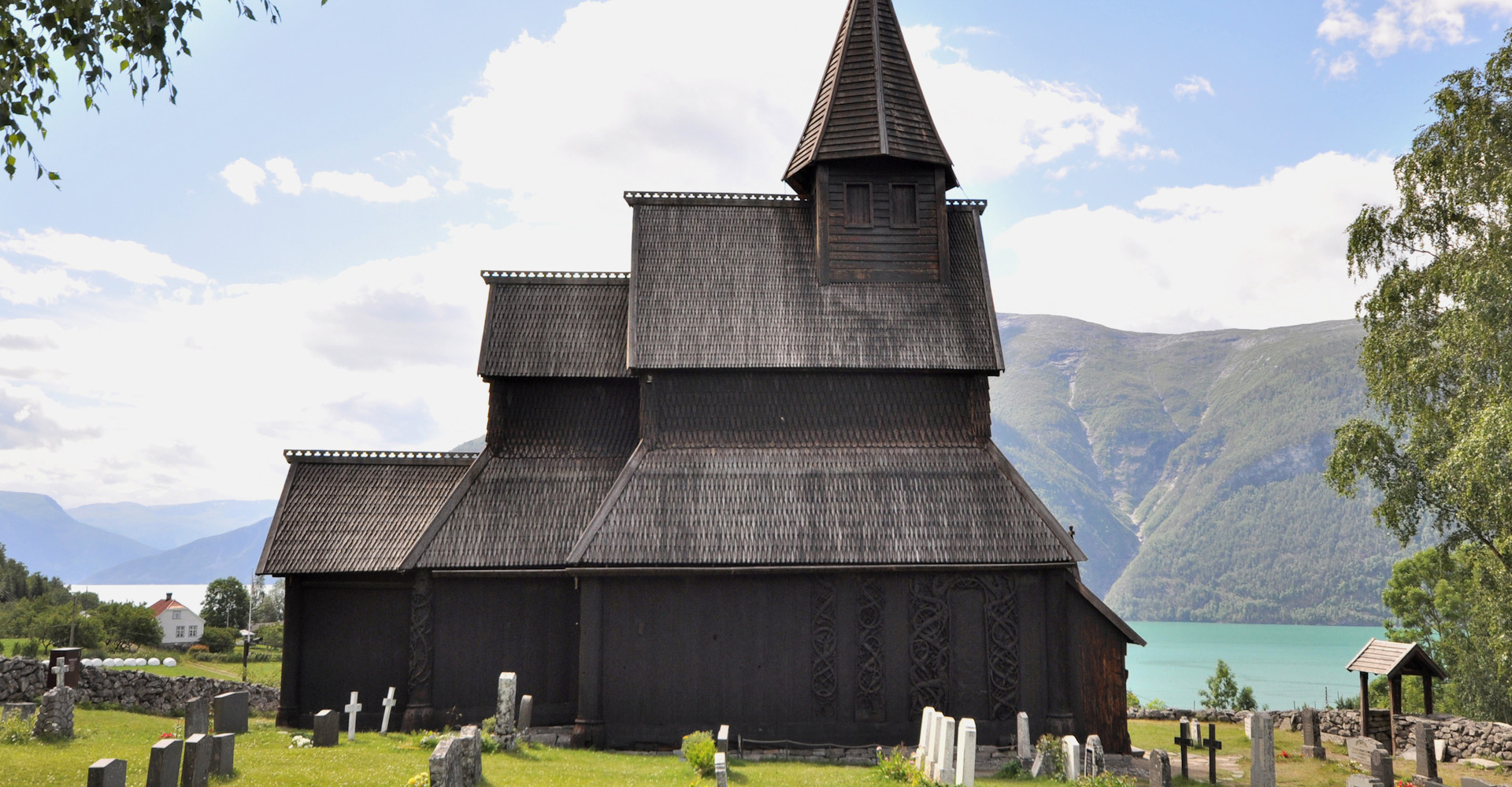 003 Urnes stavkirke - Foto Micha L. Rieser.jpg