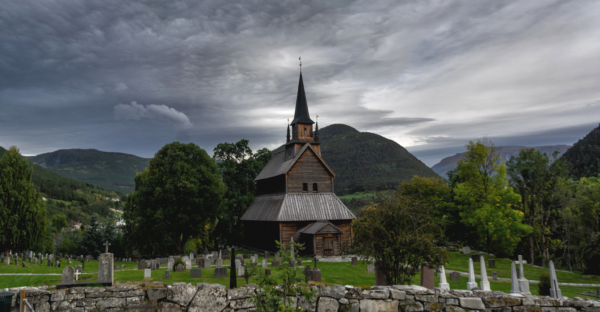 004 Kaupanger stavkirke - Foto Bjørn Erik Pedersen.jpg