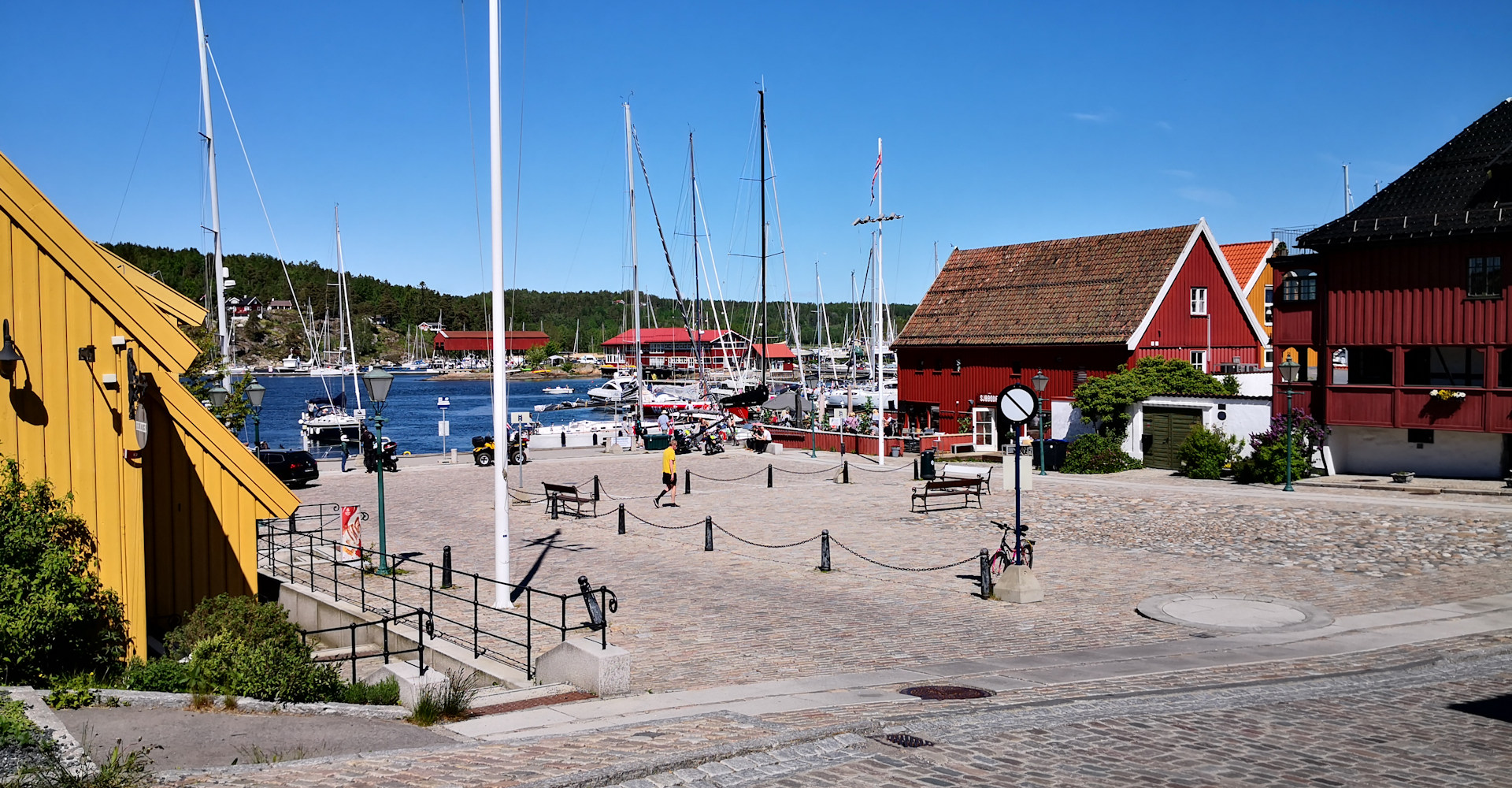 004 Son torg ved havnen og kaipromenaden-foto Geir Johansen.jpg