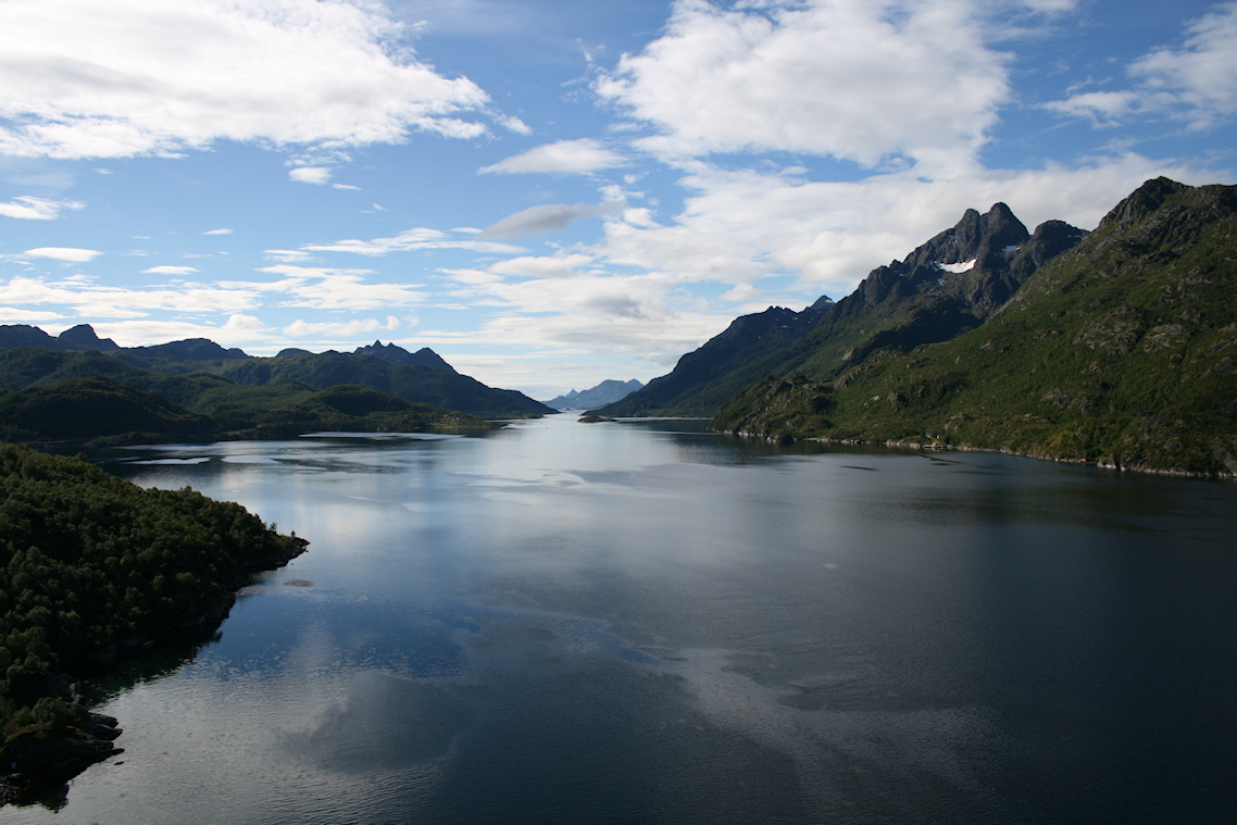 Lofast-CR_007_Raftsundet_mot_Vestfjorden_sett_fra_Raftsundbrua.jpg