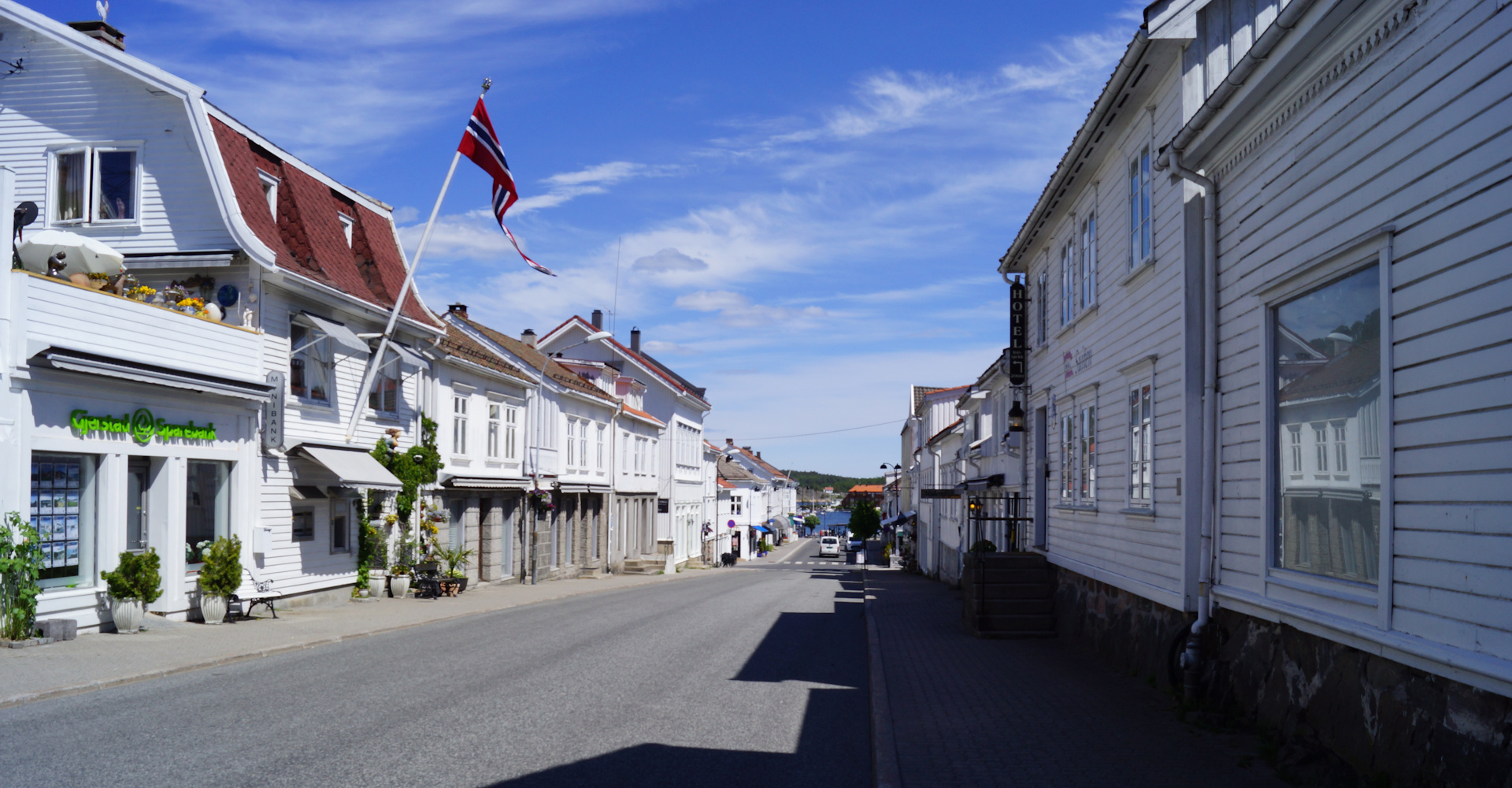 002 ned hovedgaten mot havnen-foto Geir Johansen.jpg
