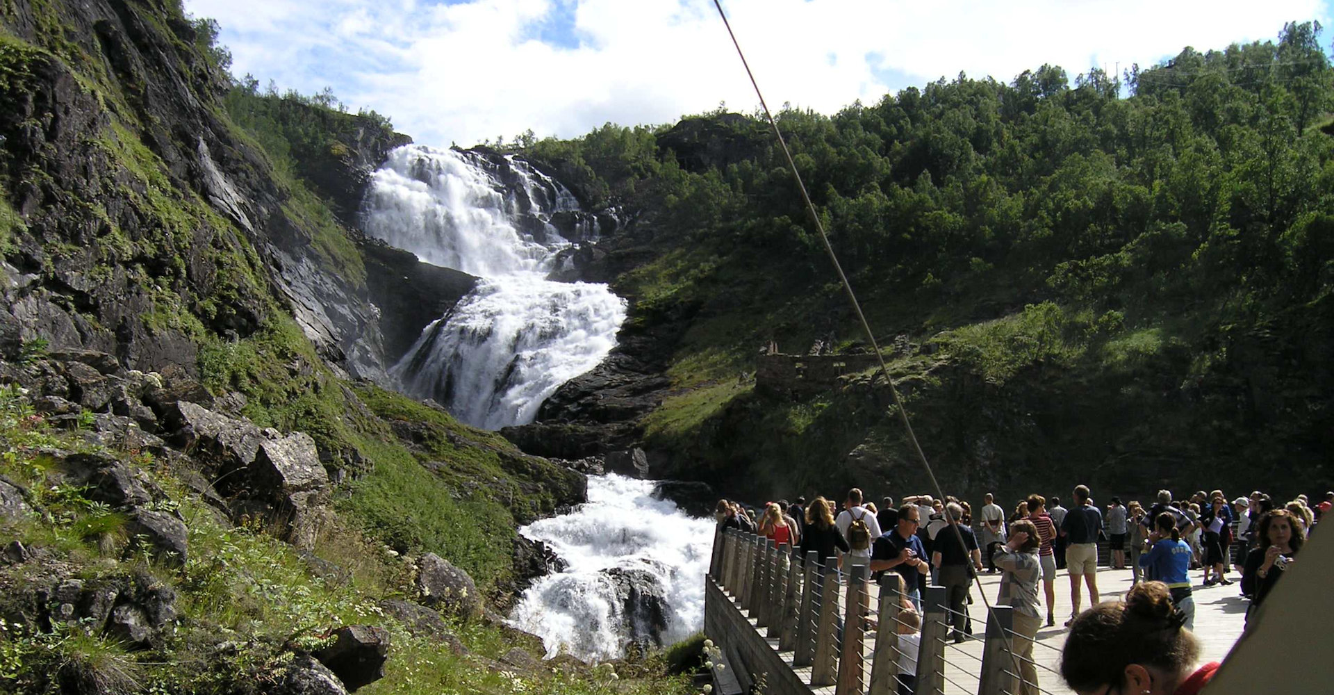 003 Kjosfossen - foto H N Meiforth.jpg