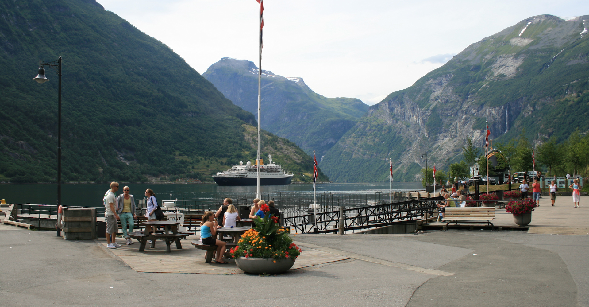013 Geiranger ved havnen og sentrum-foto Geir Johansen.jpg