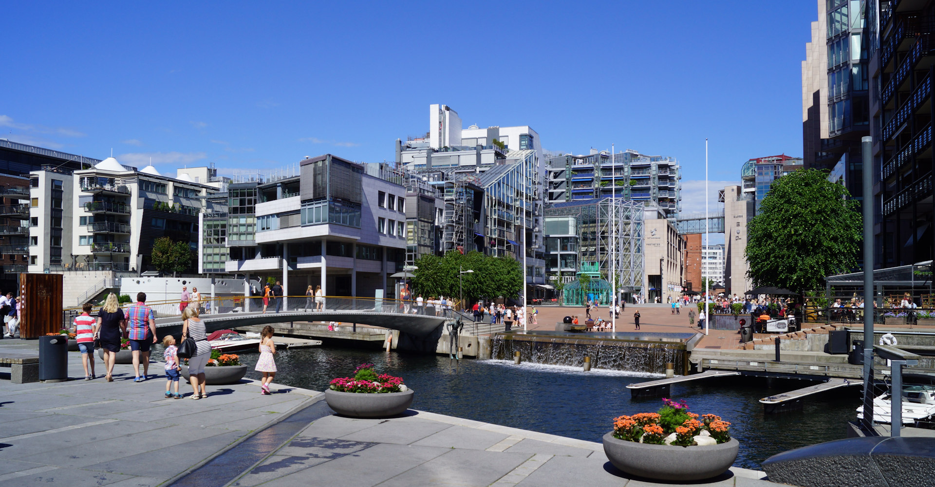 014 Handelsområde på Aker brygge - Foto Geir Johansen.jpg