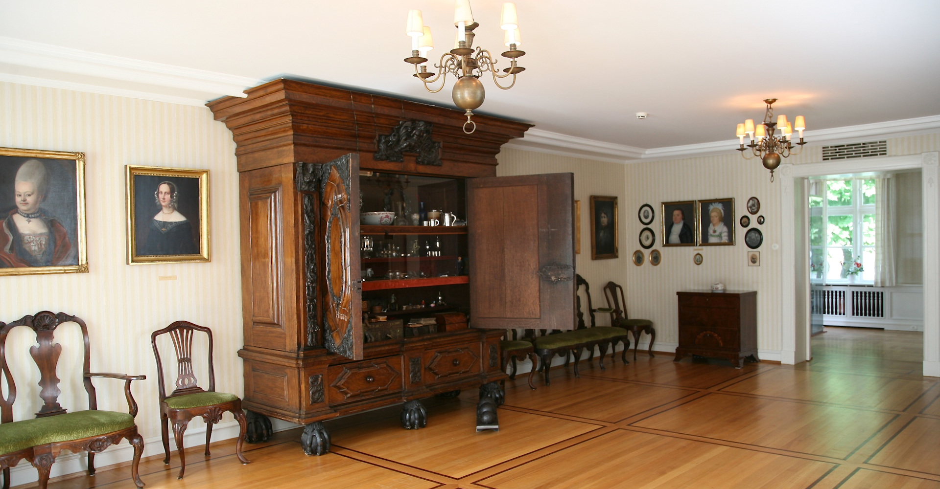 Alvøen papirfabrikk - alvøen hovedbygning-1920x1000- bergen- 3 foto Nina Aldin Thune.jpg