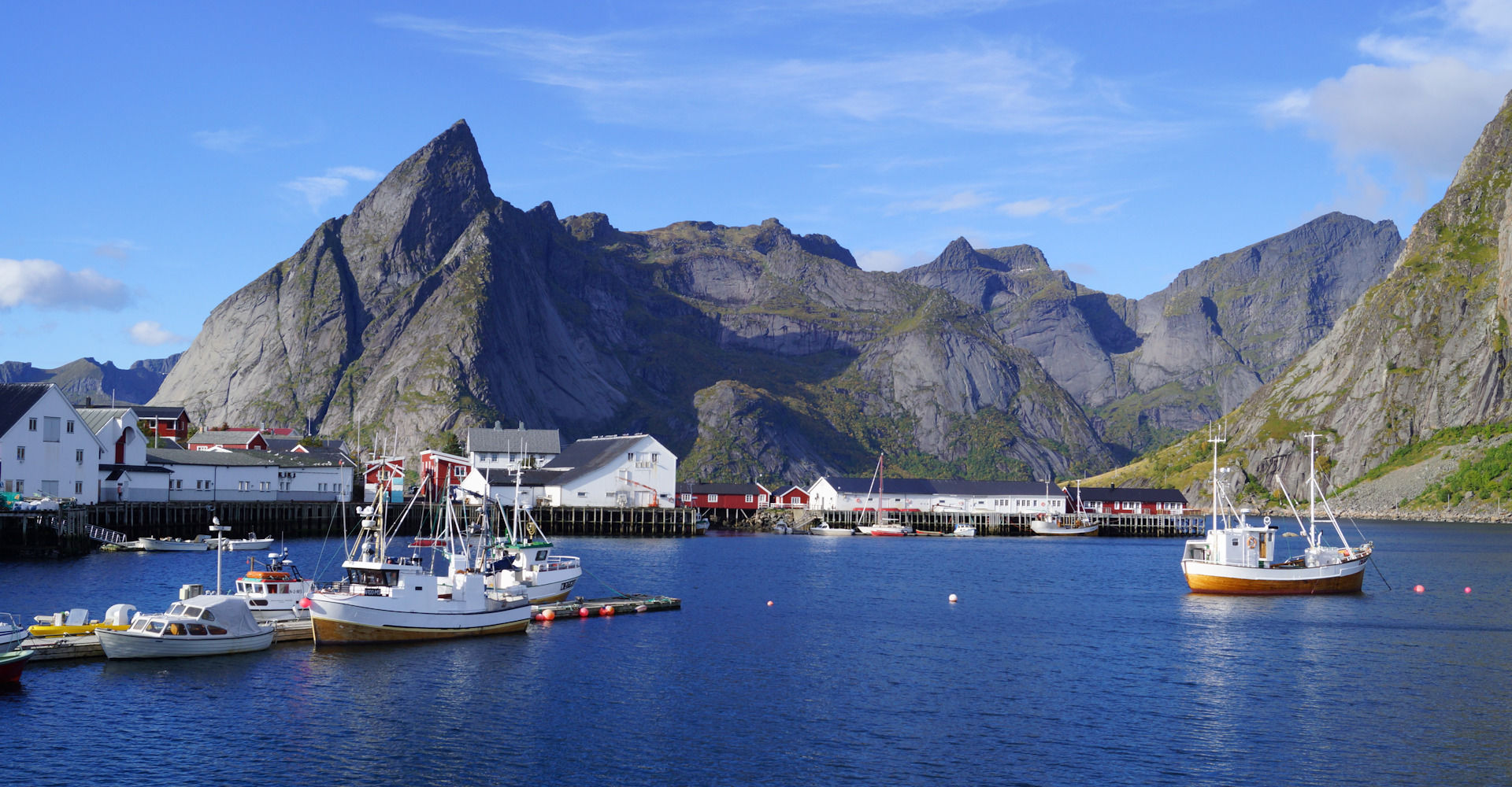 003 Hamnøy ved Reine - foto Geir Johansen.jpg