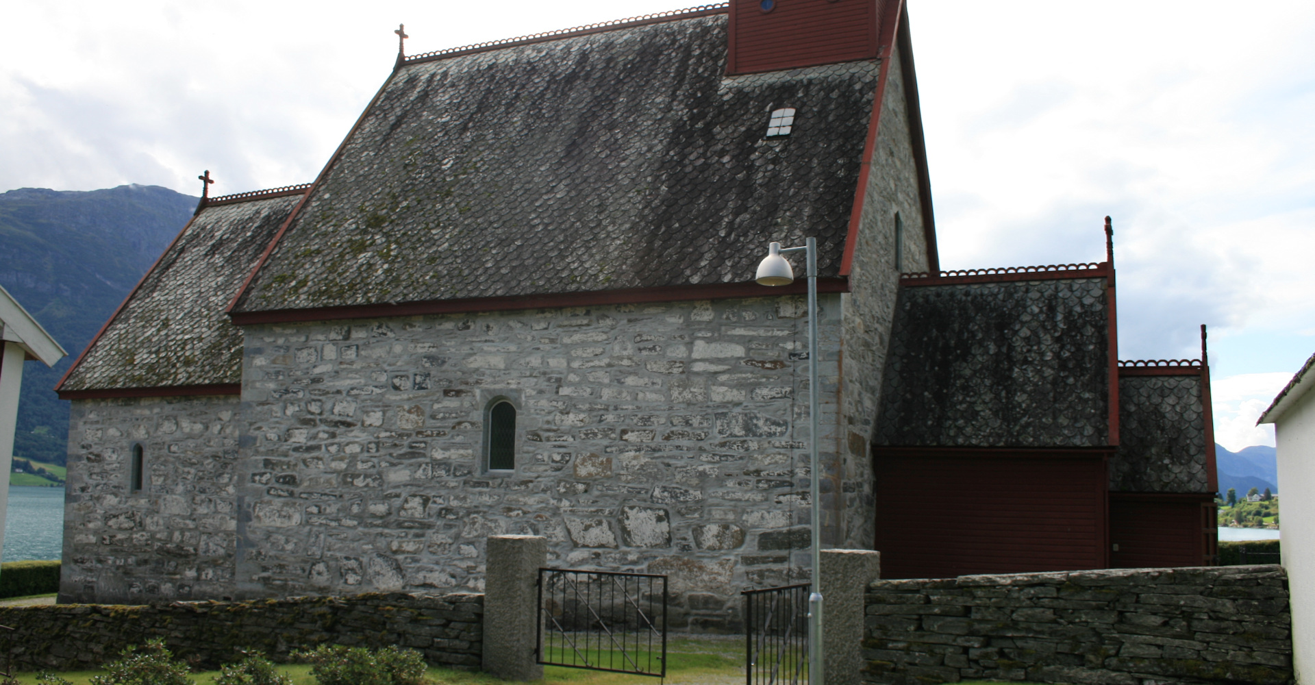 002a Dale steinkirke - foto Geir Johansen.jpg