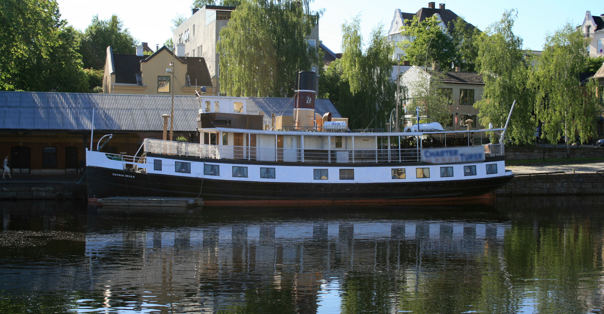 011 turbåt som går oppover telemarkskanalen-foto Geir Johansen.jpg