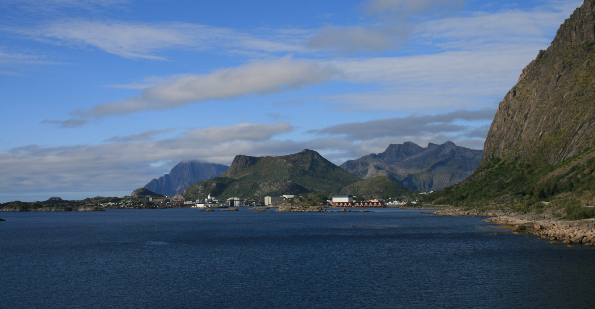 002 Svolvær sett fra stortunnellen langs e10-foto Geir Johansen.jpg