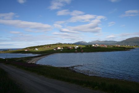 Holdøya nesten ved enden av Lofast