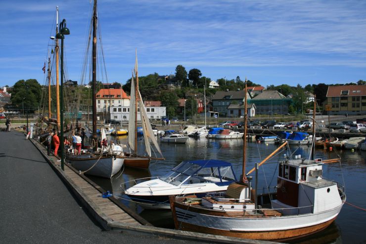 Litt av havnen med utsikt mot Tollerodden-foto Geir Johansen.jpg
