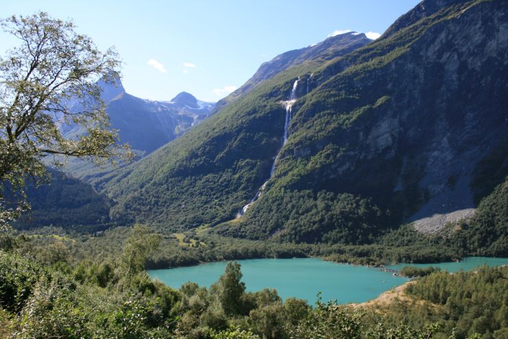 Ramnefjellsfossen_2_i_Lodalen_-_Foto_Geir_Johansen.jpg
