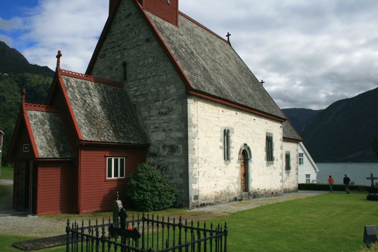 005 - 1500 Dale steinkirke - foto Geir Johansen.jpg