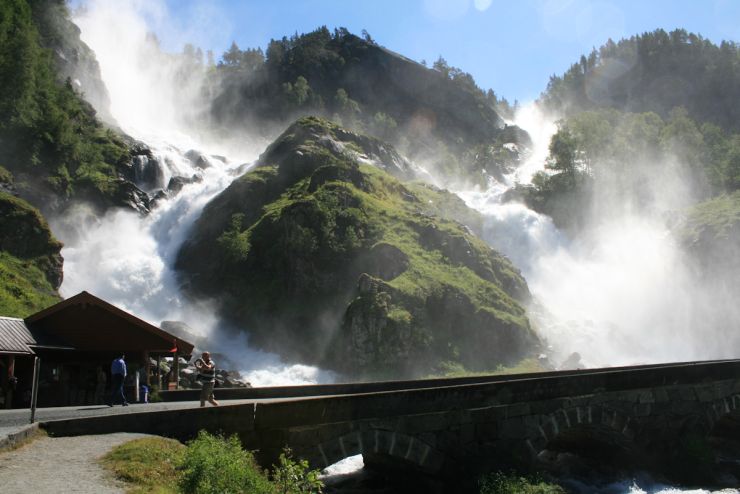 Låtefossen i Oddadalen-foto Geir Johansen.jpg