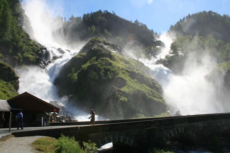 Låtefossen - foto Geir Johansen.jpg