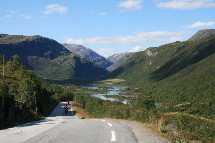 Bøverdalen-0012 mot Bøvertjønnene etter Jotunheimen fjellstue-foto Geir Johansen.jpg