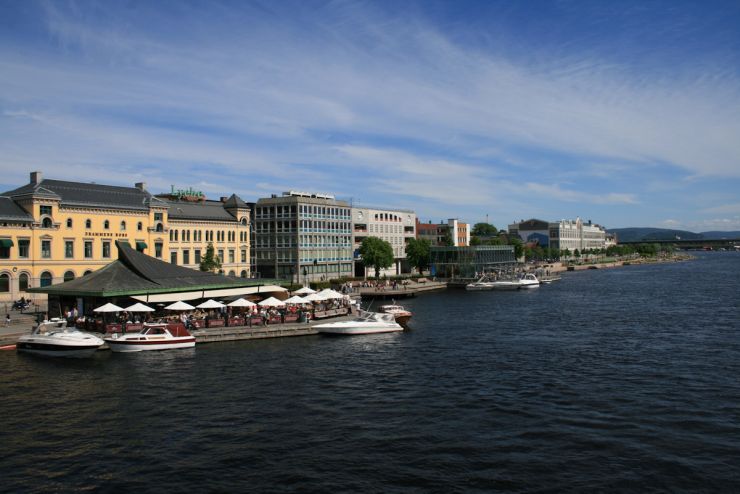 Langs elvebredden-foto Geir Johansen.jpg