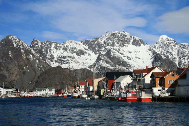 Henningsvær-002 langs kaien - foto Geir Johansen.jpg